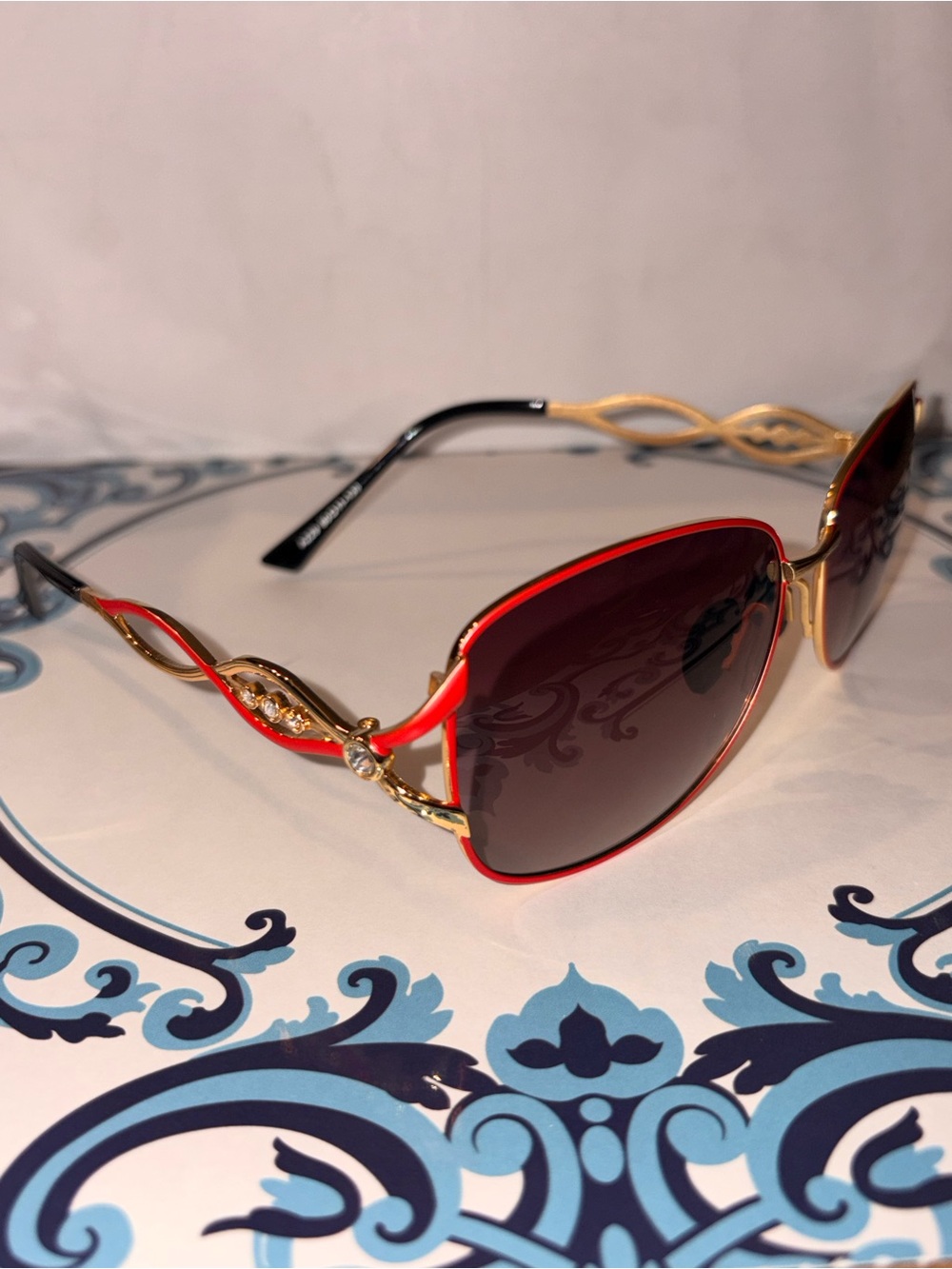 New Women's Red and Gold Fashion Sunglasses